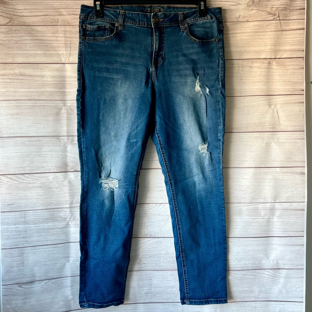 Maurices Blue Distressed Women Jeans
